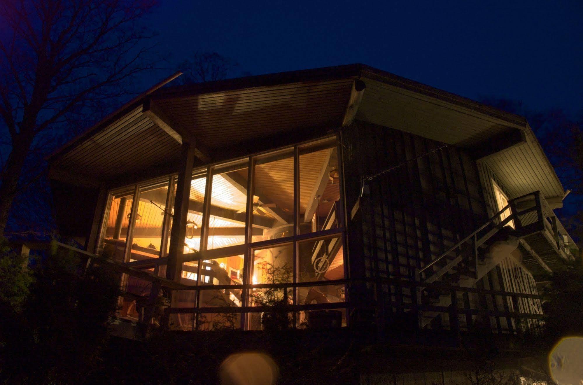 Stouffermill Bed & Breakfast Algonquin Highlands ภายนอก รูปภาพ