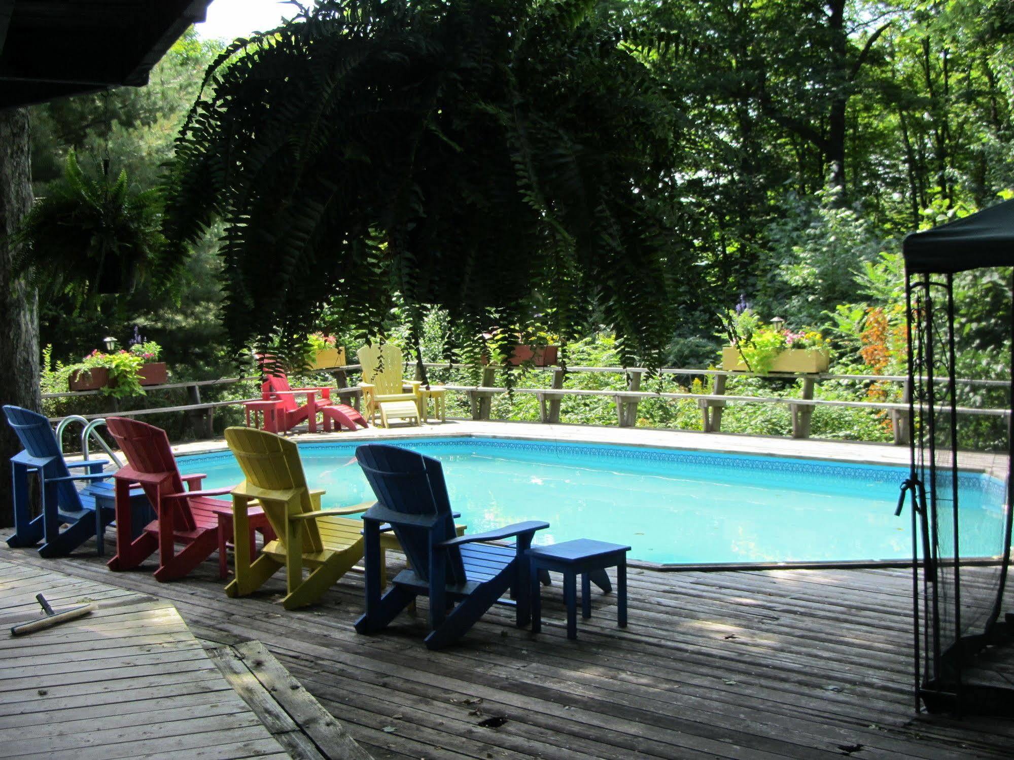 Stouffermill Bed & Breakfast Algonquin Highlands ภายนอก รูปภาพ