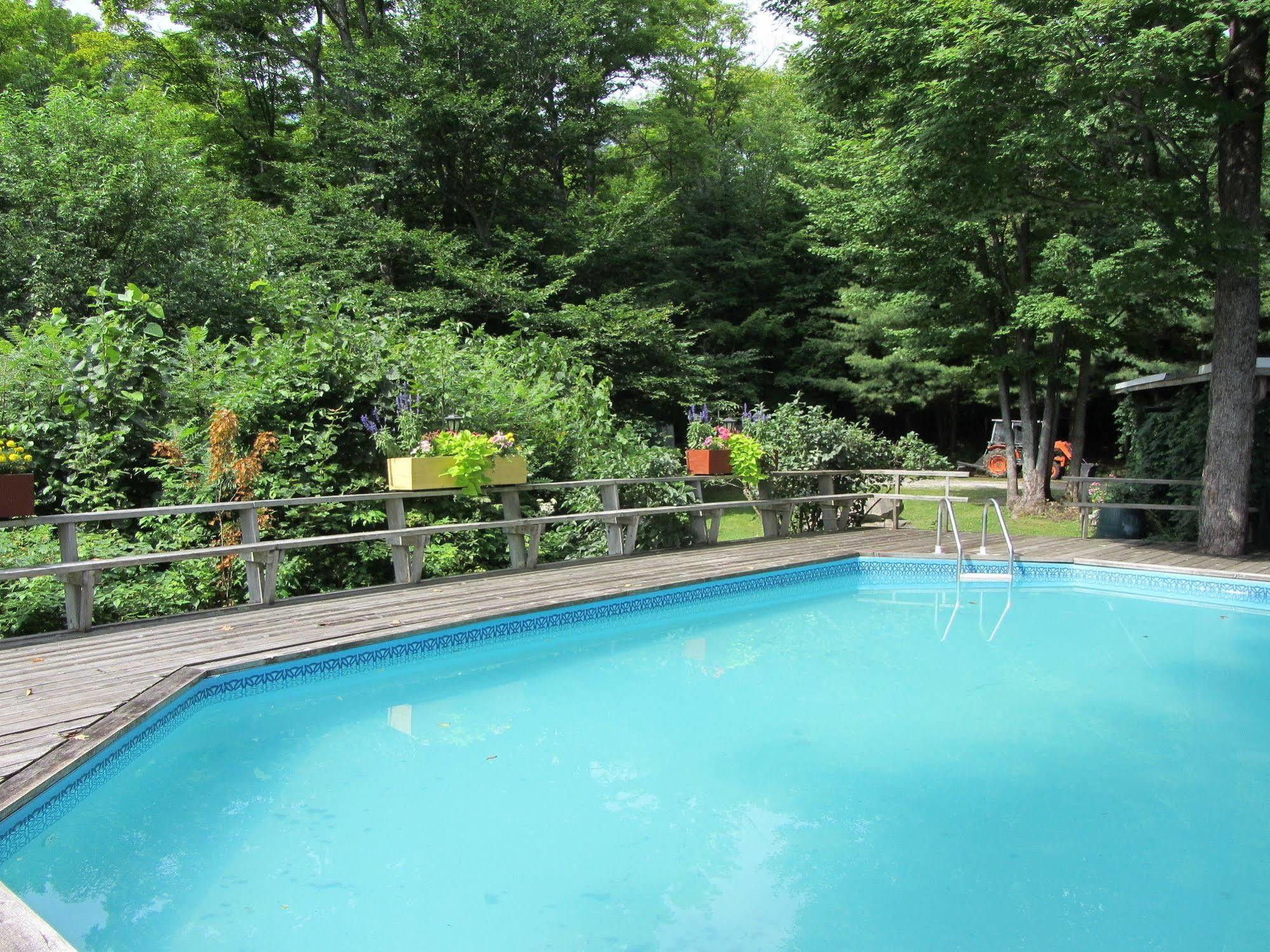 Stouffermill Bed & Breakfast Algonquin Highlands ภายนอก รูปภาพ