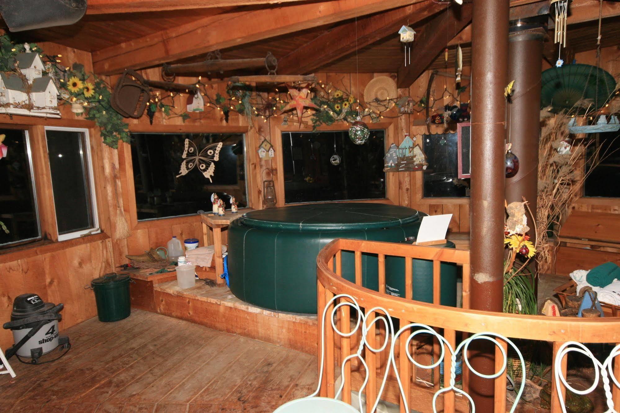 Stouffermill Bed & Breakfast Algonquin Highlands ภายนอก รูปภาพ