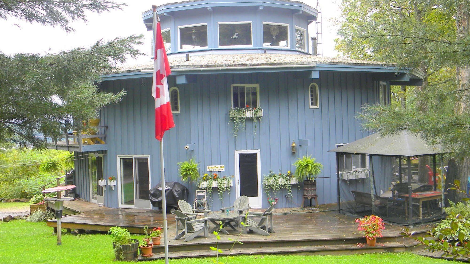 Stouffermill Bed & Breakfast Algonquin Highlands ภายนอก รูปภาพ