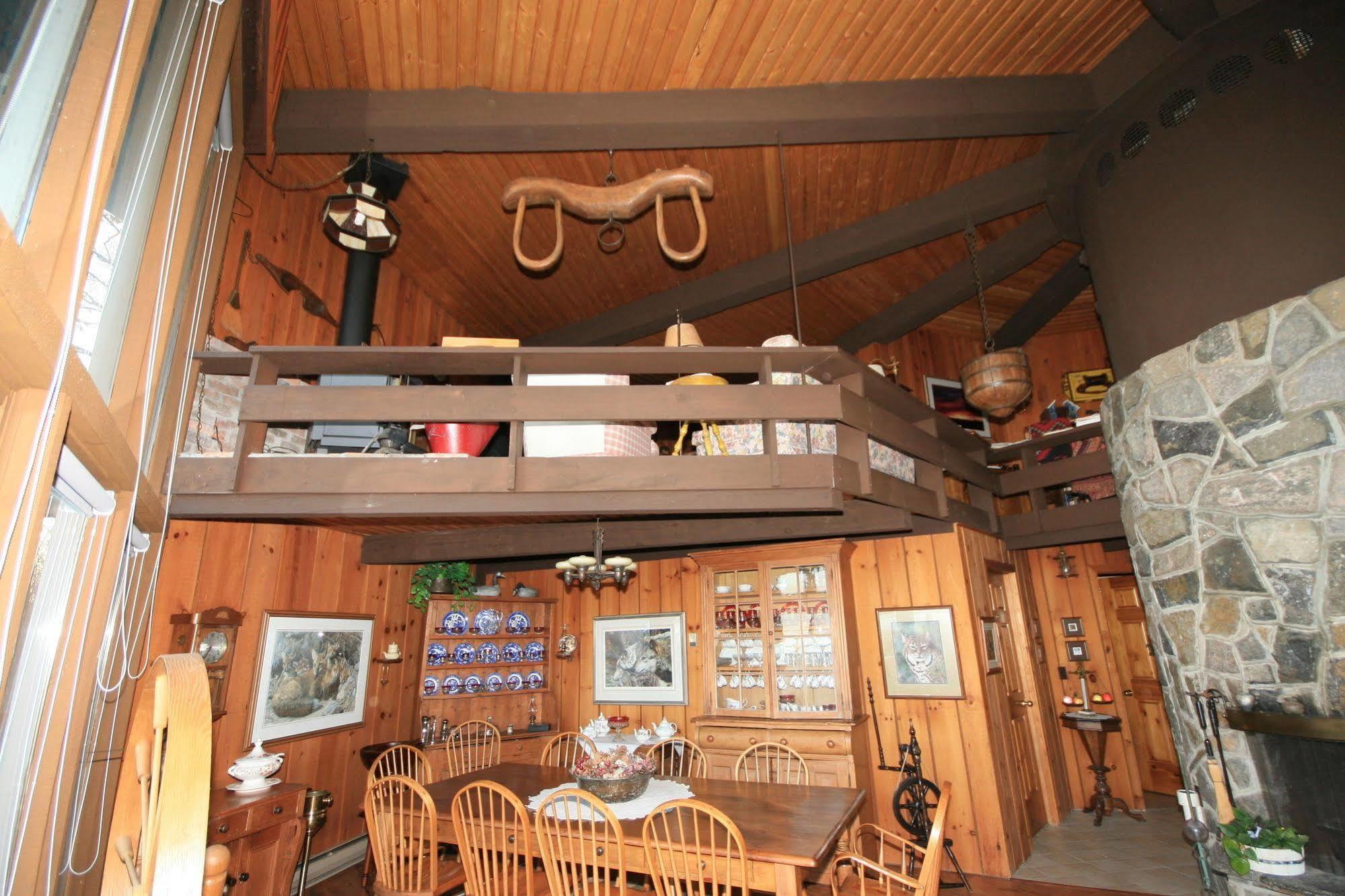 Stouffermill Bed & Breakfast Algonquin Highlands ภายนอก รูปภาพ