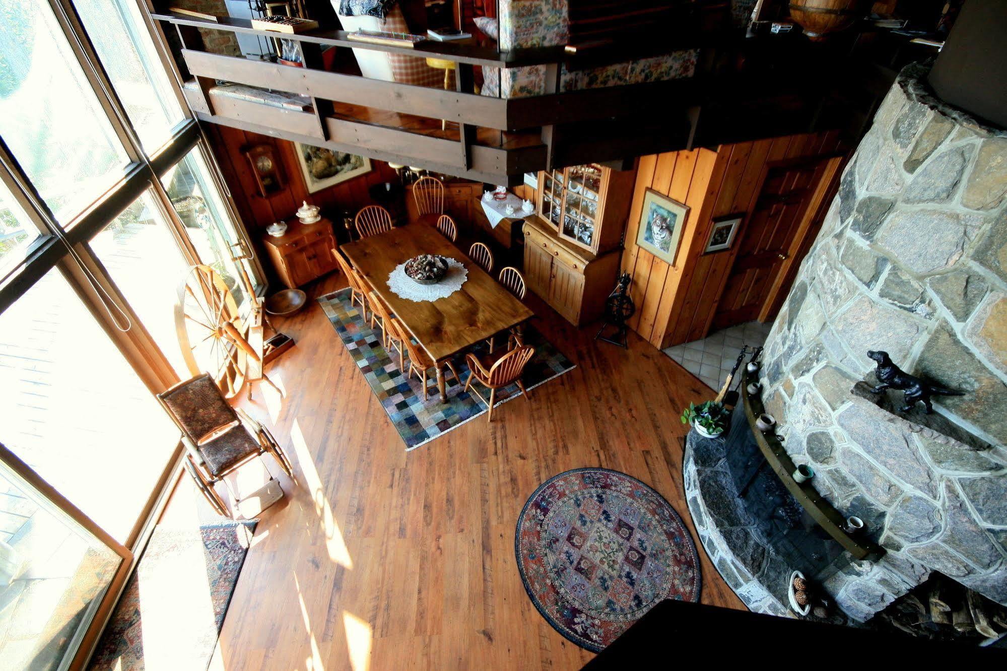 Stouffermill Bed & Breakfast Algonquin Highlands ภายนอก รูปภาพ